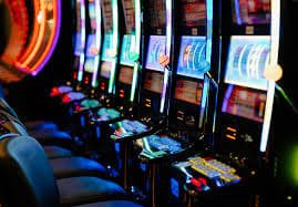 Filipino players enjoying online sports betting on mobile